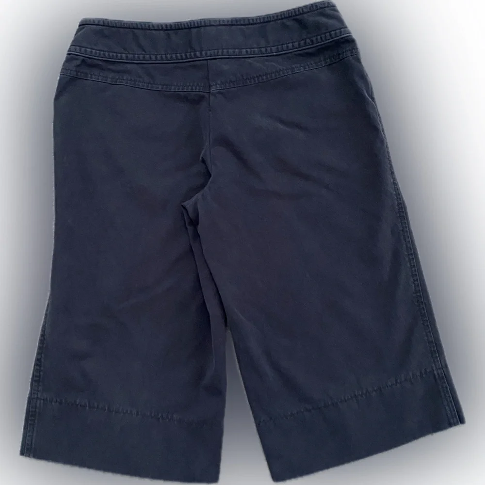 LOFT Marisa Bermuda Shorts Capris - Size 8 - Super Cute! - Picture 2 of 7